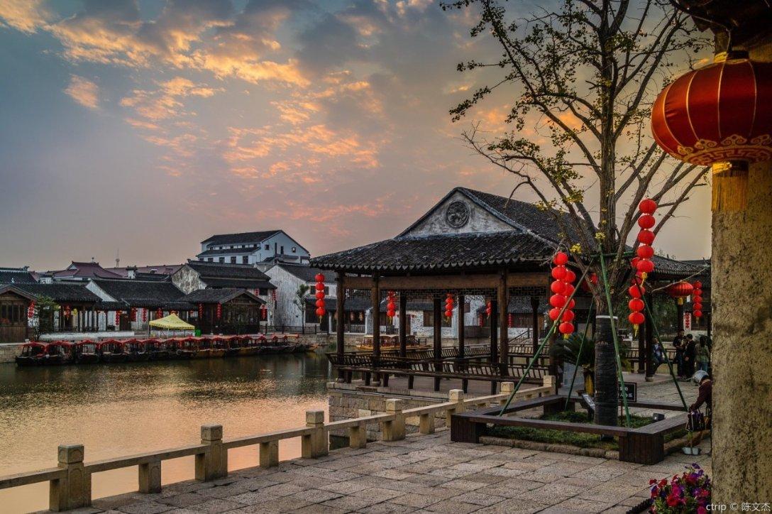 全球最“危险”的成人礼，必须从30米高台跳下，没死才算成年！